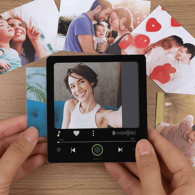 Melody Magnet Frame main display with music and photo features